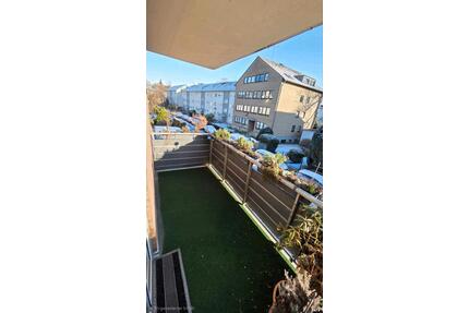 2 Zimmer Wohnung mit Balkon im 1. OG in Düsseldorf-Vennhausen - Haan