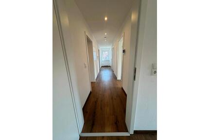 4-Zimmer Wohnung in Ochsenfurt - 800,00&nbsp;EUR Kaltmiete, ca.&nbsp; 90,00&nbsp;m&sup2; in Ochsenfurt (PLZ: 97199)