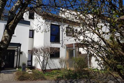 Neukeferloh - RMH in ruhiger Lage – ca. 176 m² Wohn-Nutzfläche - - Grasbrunn