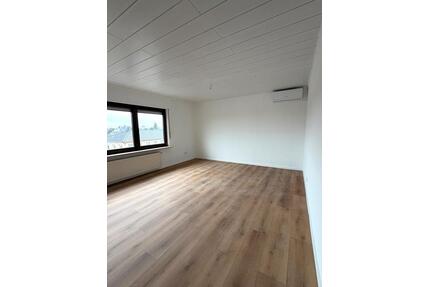 Moderne 4-Zimmer-Wohnung mit 105 m² Frisch renoviert! - Neuwied Block