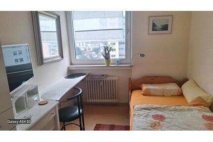 Nur für Wochenendfahrer 1 Zimmer in einer 3 Zimmerwohnung - Steinbach (Taunus)