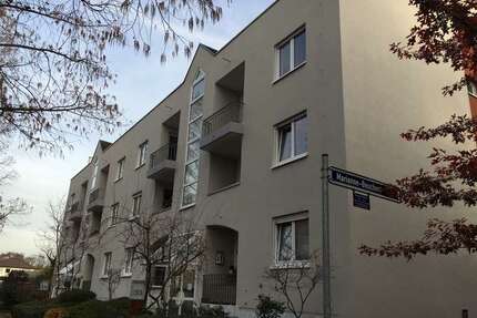 Wohnung zum Mieten in Frankfurt am Main 1.076,74 € 79.23 m²