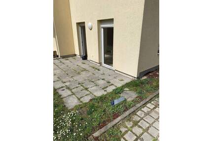 Entzückende 2 Zimmerwohnung mit kleiner Terrasse in Holzhausen zu verkaufen - Leipzig