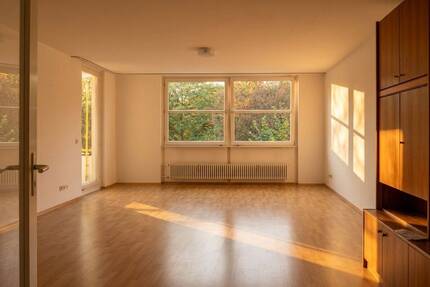 Schöne 4-Zimmer-Wohnung mit sonnigem Balkon und viel Raum zum Leben - München Bogenhausen