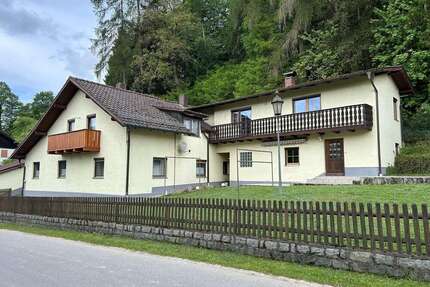 Haus zum Kaufen in Stallwang 179.000,00 € 183 m²