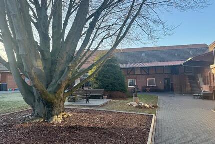 3-Zimmer-Dachgeschosswohnung, voll saniert, mit Carport - Cremlingen