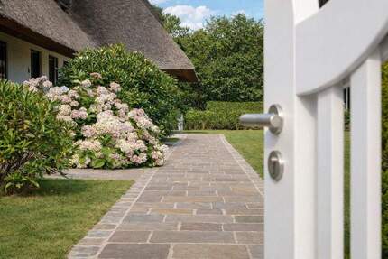 Keitum! Modernisierter Wohntraum unter Reet mit eigener Sonnenkuhle & Stellplatz (Provisionsfrei) - Sylt