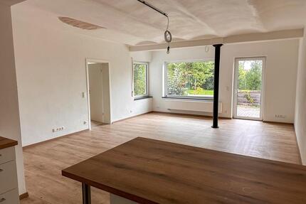 Schöne 2 Zimmer Wohnung mit Terrasse & Gartenanteil - Hiltenfingen