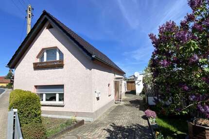Haus zum Kaufen in Zeithain 79.000,00 € 106.04 m²