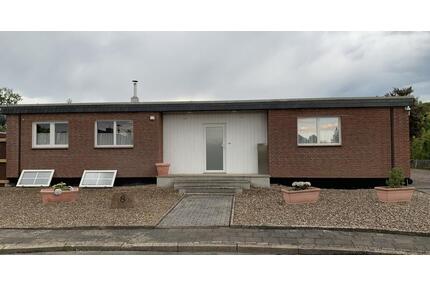 Geräumiger Bungalow in Uelzen - 295.000,00&nbsp;EUR Kaufpreis, ca.&nbsp; 195,00&nbsp;m&sup2; in Uelzen (PLZ: 29525)