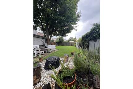 Attraktive 3,5-Zimmer-Wohnung mit Gartenanteil und PKW-Stellplatz in Nürnberg-Schniegling