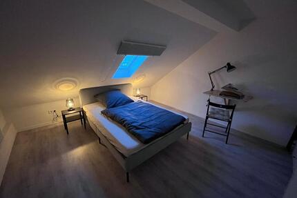 Möblierte Wohnung im 5-Parteienhaus mit Gemeinschaftsterrasse - Duisburg Laar