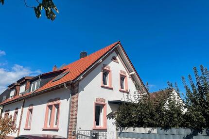 Dachgeschosswohnung 2ZKB - 950,00&nbsp;EUR Kaltmiete, ca.&nbsp; 64,00&nbsp;m&sup2; in Limburgerhof (PLZ: 67117)