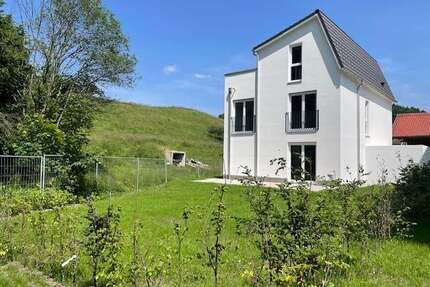 Haus zum Mieten in Traunstein 2.600,00 € 166 m²