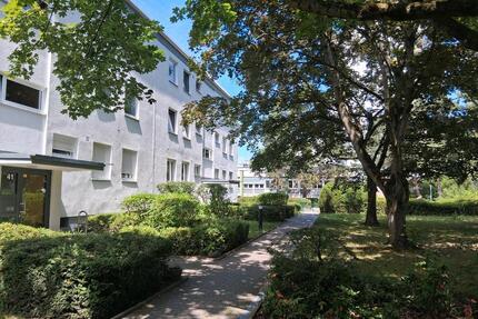 Freie 2,5 Zimmer Wohnung in 12353 Berlin-Buckow Gropiuspassagen