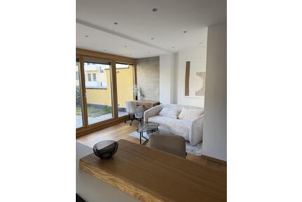 Erstklassig wohnen im Lehel: Möblierte, moderne Wohnung mit Balkon & Dachgarten - München Schwabing-Freimann