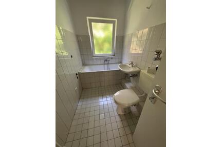 Bezugsfertig: 3-Zimmer-Wohnung mit neuem Laminatboden in Plettenberg Kersmecke