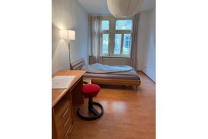 Sonniges Zimmer in 2er WG in der Oberstadt - Marburg
