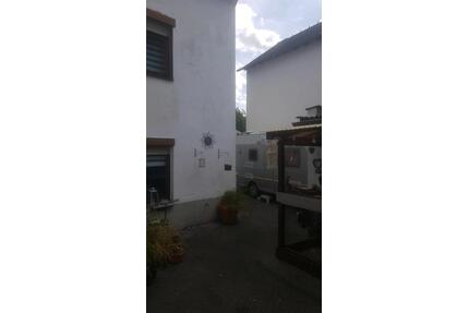 zwei Familienhaus zu verkaufen - 210.000,00&nbsp;EUR Kaufpreis, ca.&nbsp; 180,00&nbsp;m&sup2; in Runkel (PLZ: 65594)