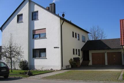 Ruhige 86 qm 2,5 Zimmer Dachgeschosswohnung 2 Stock Wohnung Miete - Neuburg an der Donau