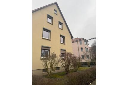 Drei Zimmer Mietwohnung - 1.100,00&nbsp;EUR Kaltmiete, ca.&nbsp; 92,00&nbsp;m&sup2; in Braunschweig (PLZ: 38100)