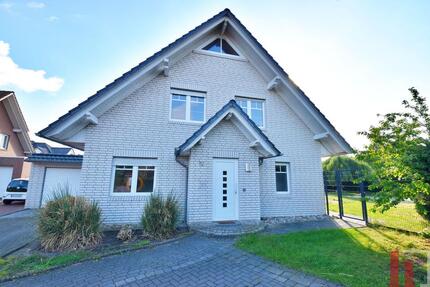 Renoviertes Einfamilienhaus mit Garten in Holdorf