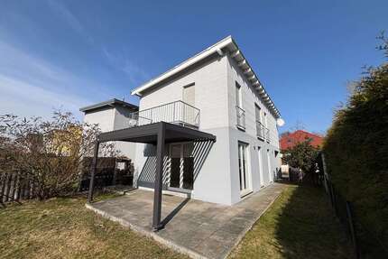 Haus zum Mieten in Berlin 2.380,00 € 130 m²