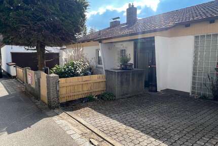 Haus zum Kaufen in Undorf 599.000,00 € 208 m²