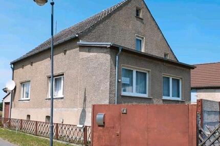 Haus in Altlüdersdorf mit Grundstück, Garagen, Stall und Scheune - Löwenberger Land