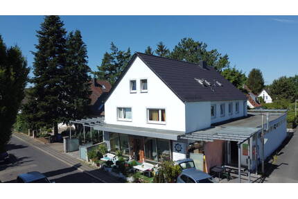 *Attraktives Mehrfamilienhaus mit Potenzial für 6 Wohneinheiten!* - Nürnberg Gebersdorf