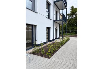 Neubau Erstbezug Praktische 2-Zimmer-Wohnung mit Terrasse im EG mit Einbauküche - Berlin Treptow-Köpenick