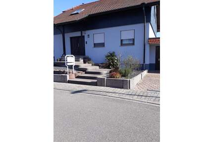 Charmantes freistehendes Mehrfamilienhaus in exklusiver Ortsrandlage - Hambrücken