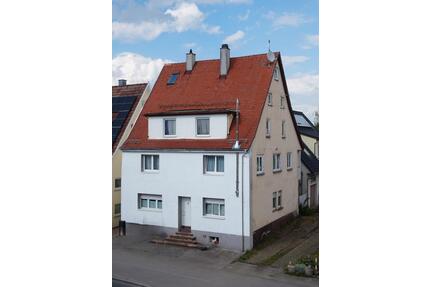 Ehrwürdiges MFH m.3 Wohneinheiten als Kapitalanlage gut vermietet - Trossingen