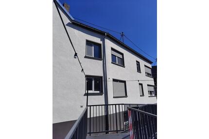 STOP!! SEHR SCHÖNE 2 ZIMMERWOHNUNG IN SCHULD ZU VERMIETEN