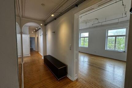 Altbau-Charme pur: 4-Zimmer-Wohnung mit Dielenboden & Stuckdecken - Aachen Aachen-Mitte