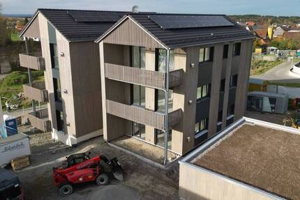 Attraktive Finanzierung | KfW296 0,01% Zins & 300 | 4-Zi.-Eigentum | prov.frei | Attenweiler am Weiherblick