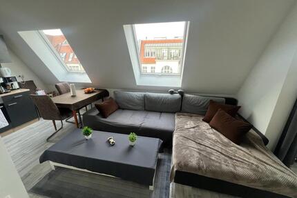 Helle 2-Zimmer Dachgeschosswohnung (ca. 36 m²) – ab April - Berlin Treptow-Köpenick