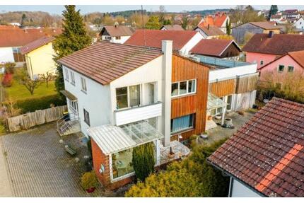 Einfamilienhaus mit Einliegerwohnung, Dachterrasse & ruhiger Lage - Eichendorf