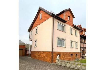 Charmantes Einfamilienhaus mit großem Garten, Doppelgarage ! - Heringen (Werra) / Widdershausen