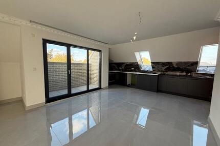 Stilvolle, exklusive 2-Zi-Dachgeschosswohnung mit Balkon und Stellplatz in bevorzugter ruhiger Lage - Lübeck Alt-Travemünde / Rönnau