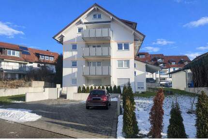 Gepflegte 3,5-Zimmer-Wohnung mit sonnigem Balkon und schöner Aussicht - Friedrichshafen / Ailingen