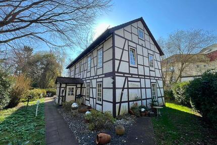 Großes Fachwerkhaus in ruhiger und zentraler Lage - Bad Pyrmont