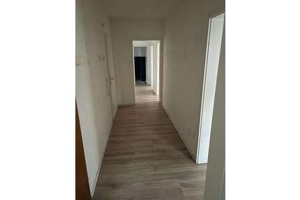 Wohnung zum Mieten in Oberhausen 664,00 € 83 m²