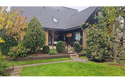 Großes freistehendes Zweifamilienhaus 245 qm Wohnfläche 9 Zimmer - Berlin Spandau