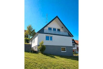 Modernisiertes EFH mit Einliegerwohnung & großem Grundstück - Albstadt Gemarkung Burgfelden