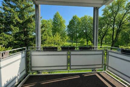 3-Zimmer-Wohnung mit Parkblick, Balkon und Tiefgaragenstellplatz in Leipzig-Nord