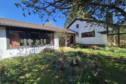 Haus zum Kaufen in Springe 448.000,00 € 208 m²
