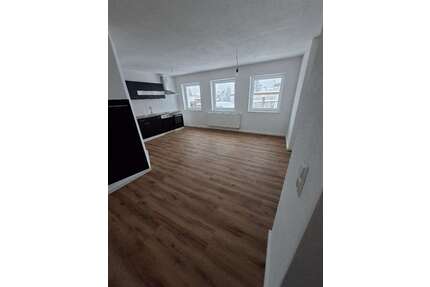 Wohnung zum Mieten in Hof 570,00 € 64.68 m²