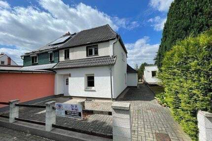 +++ Schöne Doppelhaushälfte mit großen Grundstück in Granschütz +++ - Hohenmölsen