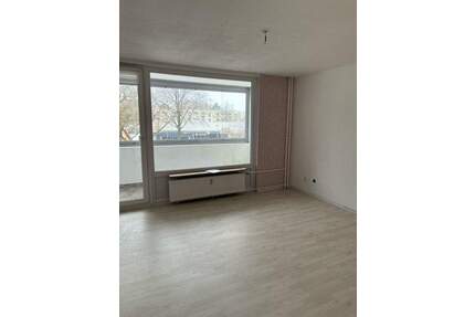 Schöne 2-Zimmer-Wohnung in Itzehoe mit Balkon - Kreative Gestaltungsmöglichkeiten!